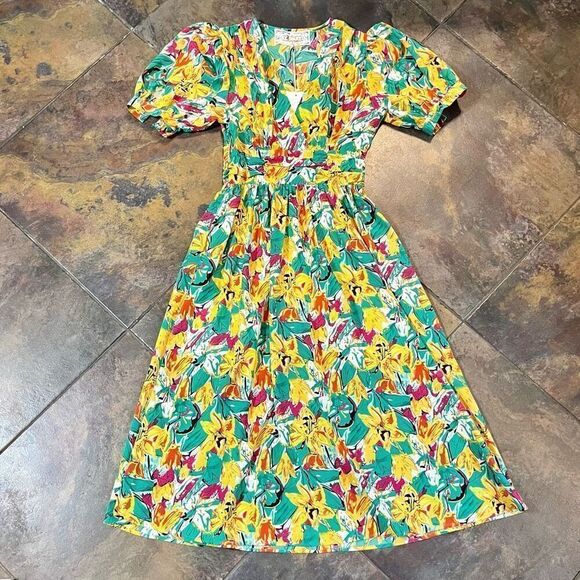 NWT Pink Martini Multicolor Floral V-neck Puff Sleeved Midi Dress - Picture 4 of 12